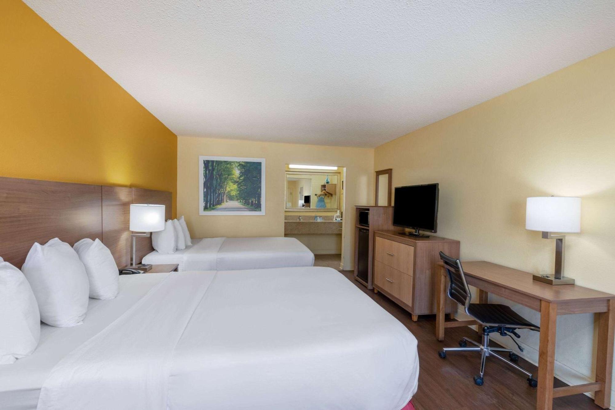 Days Inn By Wyndham Florence/I-95 North Zewnętrze zdjęcie